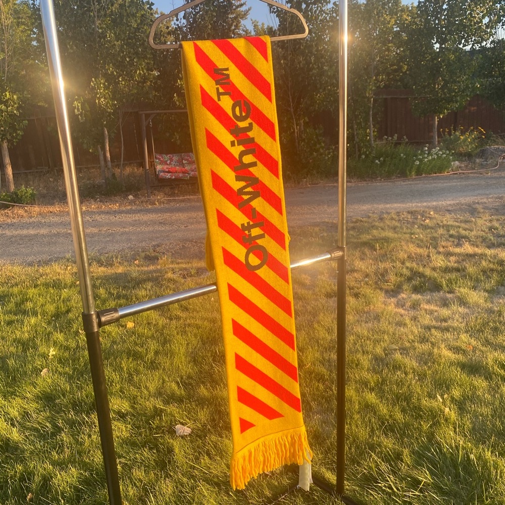 $300 OFF-WHITE virgil abloh areows scarf off white